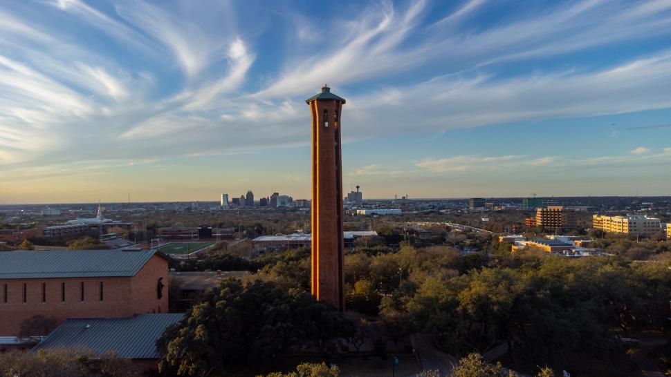 murchison tower against a backdrop of the san antonio skyline